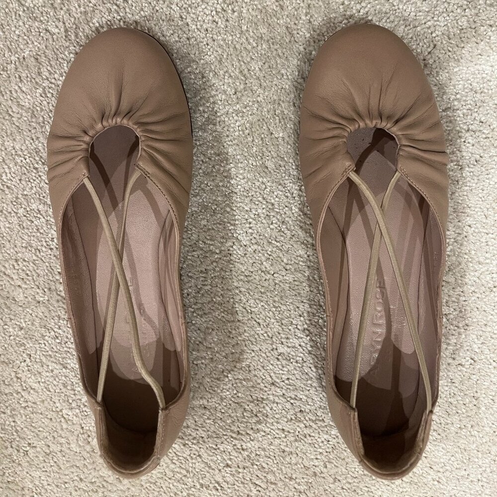 Taryn Rose Alessandro Ballet Flat- Bisque Leather- Size 6.5